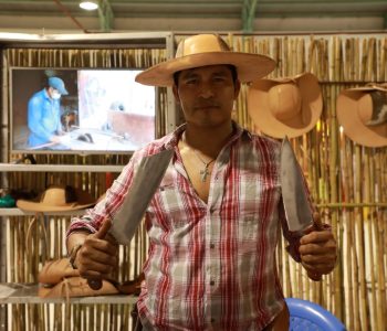 BRILLAN-LAS-OBRAS-DE-ARTE-Y-ARTESANIA-REGIONAL-EN-LA-FERIA-INTERNACIONAL-EXPOCHACO-5