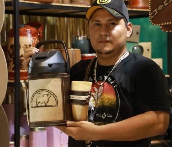 BRILLAN-LAS-OBRAS-DE-ARTE-Y-ARTESANIA-REGIONAL-EN-LA-FERIA-INTERNACIONAL-EXPOCHACO-8