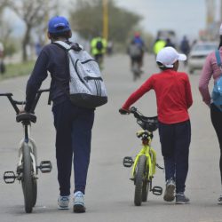 Día del peatón se realiza con total normalidad, muchas personas salieron junto a sus amigos y familiares. FOTO/Reynaldo VARGAS/APG