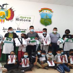 ENTREGA DE INDUMENTARIA DEPORTIVA PARA LA ASOCIACION MUNICIPAL DE TAEKWONDO