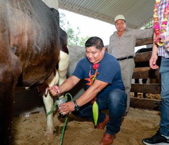 LA-FERIA-DE-LA-LECHE-Y-SUS-DERIVADOS-LE-DIO-UN-BUEN-IMPULSO-A-LA-ECONOMIA-DE-CAMPO-PAJOSO-18