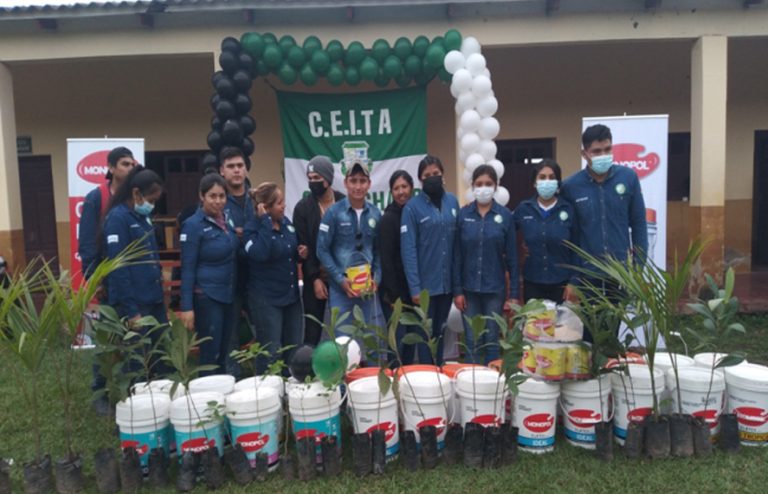Estudiantes de la carrera de agropecuaria CEITA GRAN CHACO
